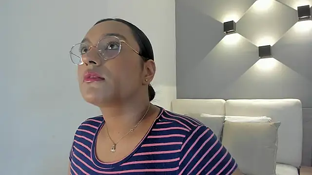 ellamontoya online show from 09-30-25, 02:00