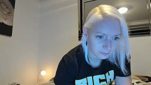 Snapshot of BetterThanYourEx69 chatting on 09-24-25, 07:39 BetterThanYourEx69 online show from 09-24-25, 07:39