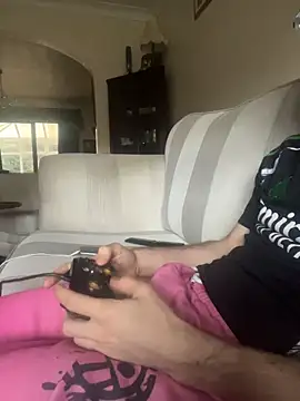 EE123458 online show from 11-07-25, 03:01