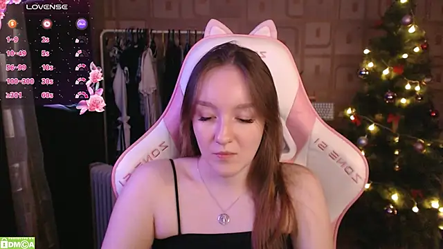 Snapshot of MoonlishSiren chatting on 01-09-25, 08:11 MoonlishSiren online show from 01-09-25, 08:11