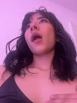 Snapshot of MelodyBliss chatting on 11-03-25, 05:31 MelodyBliss online show from 11-03-25, 05:31