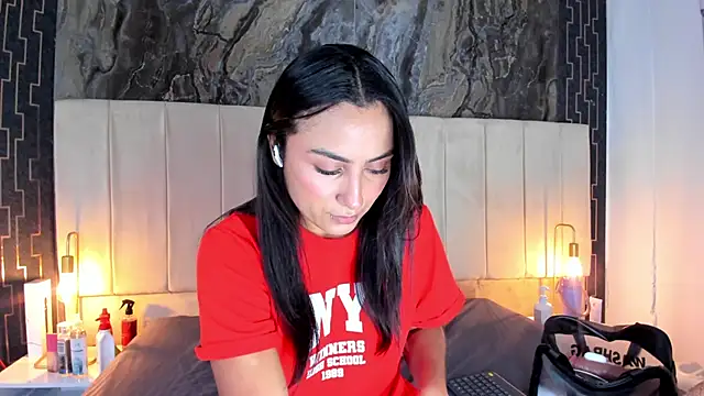 lia sofiia online show from 12-05-25, 09:29