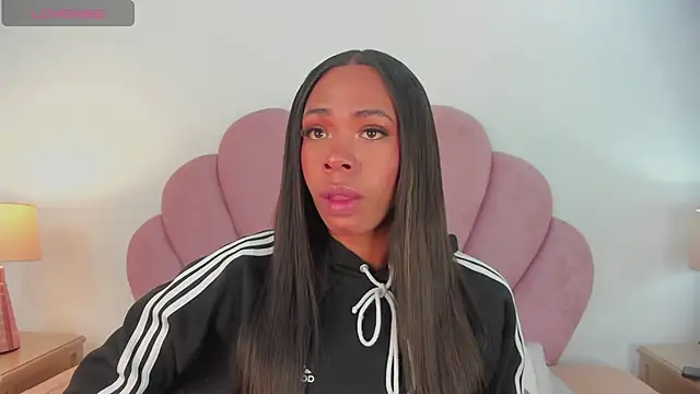 Nicole Paradise online show from 02-15-25, 01:05