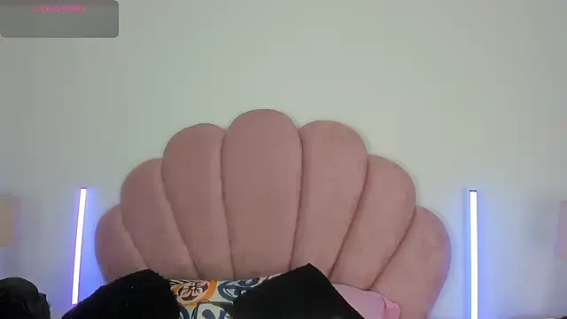 Nicole Paradise online show from 05-14-26, 01:29