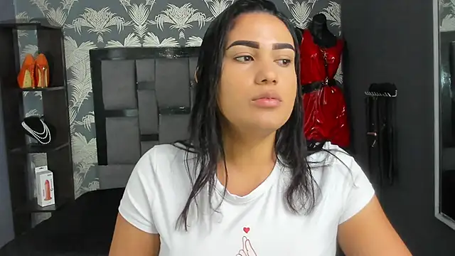 Snapshot of Cumming_Tiffani chatting on 09-23-25, 12:30 Cumming Tiffani online show from 09-23-25, 12:30