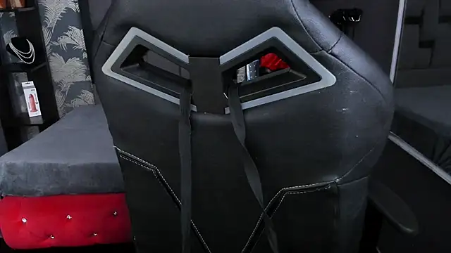 Snapshot of Cumming_Tiffani chatting on 10-14-25, 12:50 Cumming Tiffani online show from 10-14-25, 12:50