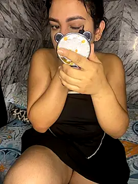 Snapshot of Cumming_Tiffani chatting on 12-05-25, 12:36 Cumming Tiffani online show from 12-05-25, 12:36