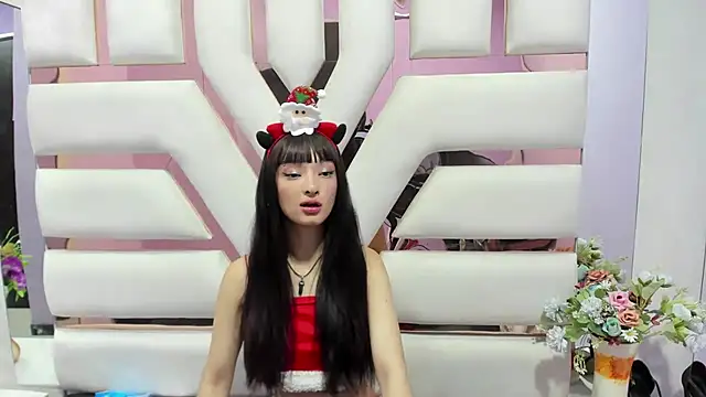 Snapshot of Aurora_18 chatting on 12-14-24, 02:31 Aurora 18 online show from 12-14-24, 02:31