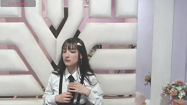 Snapshot of Aurora_18 chatting on 02-27-25, 12:21 Aurora 18 online show from 02-27-25, 12:21