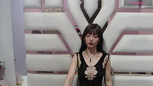 Snapshot of Aurora_18 chatting on 02-28-25, 12:43 Aurora 18 online show from 02-28-25, 12:43