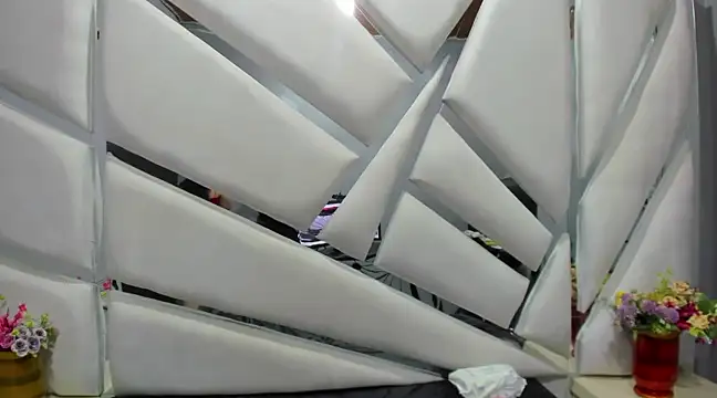 Snapshot of Aurora_18 chatting on 03-18-25, 08:59 Aurora 18 online show from 03-18-25, 08:59