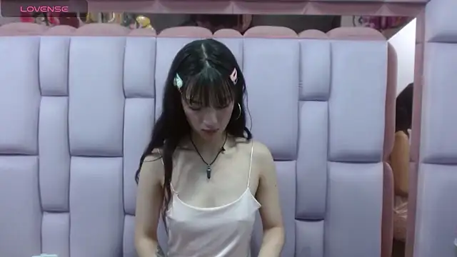 Snapshot of Aurora_18 chatting on 03-22-25, 08:59 Aurora 18 online show from 03-22-25, 08:59