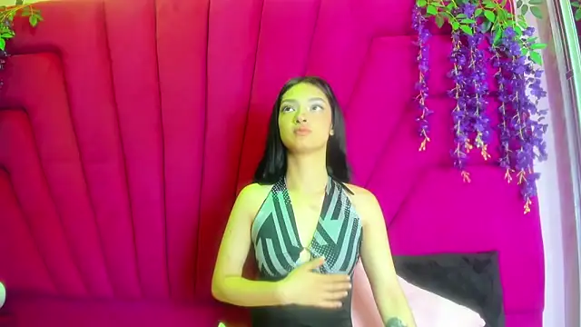 Snapshot of Aurora_18 chatting on 10-15-25, 02:39 Aurora 18 online show from 10-15-25, 02:39