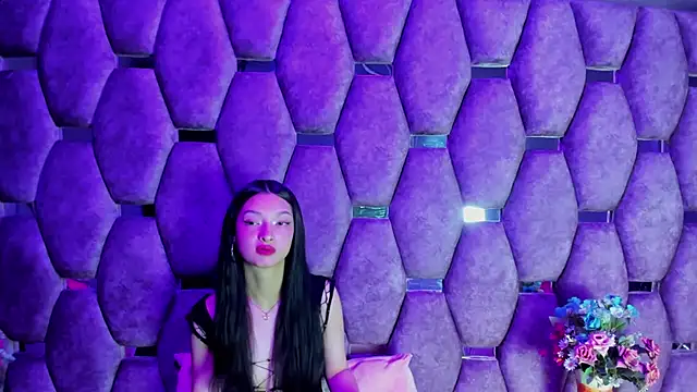 Snapshot of Aurora_18 chatting on 12-22-25, 02:25 Aurora 18 online show from 12-22-25, 02:25