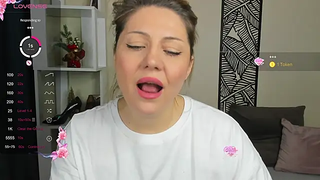 Snapshot of fucking_punishment chatting on 12-09-24, 02:02 fucking punishment online show from 12-09-24, 02:02