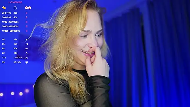 Snapshot of Sexydoll112 chatting on 02-09-25, 09:47 Sexydoll112 online show from 02-09-25, 09:47