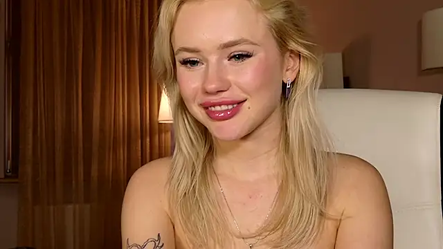 LexieLoree online show from 12-17-24, 08:12