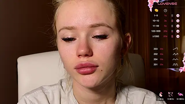 LexieLoree online show from 12-22-24, 04:50