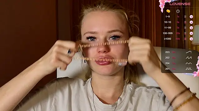 LexieLoree online show from 12-22-24, 07:54