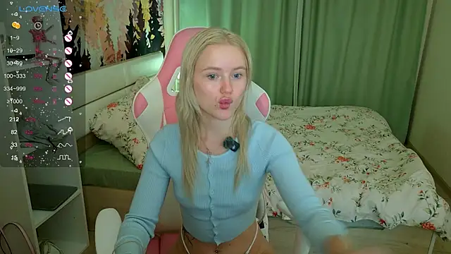 LexieLoree online show from 09-26-25, 04:11