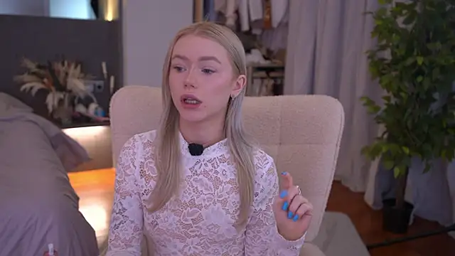 LexieLoree online show from 04-04-26, 02:43