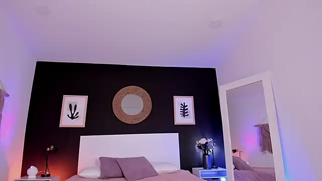 Snapshot of VioletPaket chatting on 09-09-25, 11:43 VioletPaket online show from 09-09-25, 11:43