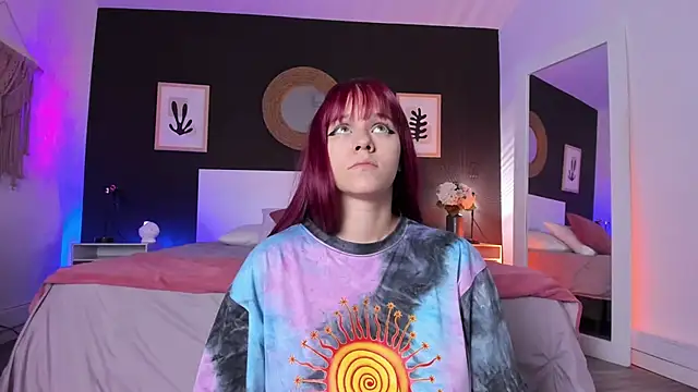 Snapshot of VioletPaket chatting on 09-22-25, 11:23 VioletPaket online show from 09-22-25, 11:23