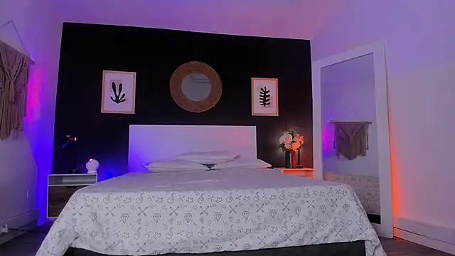 Snapshot of VioletPaket chatting on 11-04-25, 11:42 VioletPaket online show from 11-04-25, 11:42