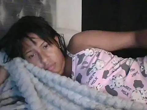 Snapshot of Kitra_New chatting on 01-13-25, 01:17 Kitra New online show from 01-13-25, 01:17