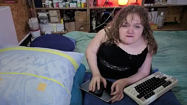 MiniNatalie online show from 11-22-25, 08:57