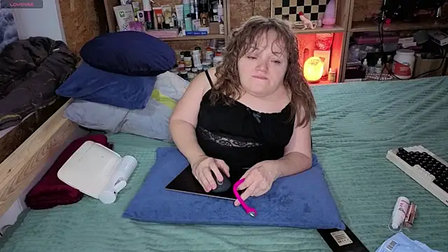 MiniNatalie online show from 12-04-25, 01:42