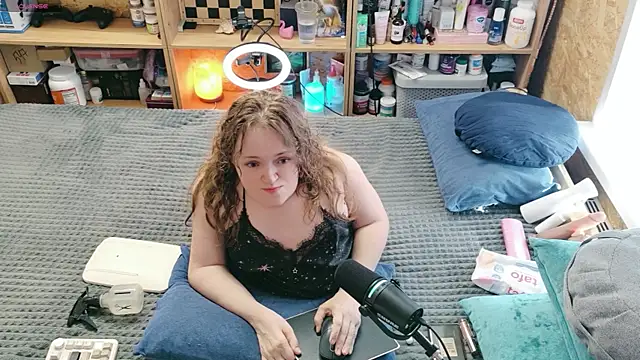 MiniNatalie online show from 04-04-26, 10:35