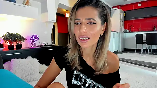 Snapshot of MissSmiley26 chatting on 12-13-24, 10:02 MissSmiley26 online show from 12-13-24, 10:02