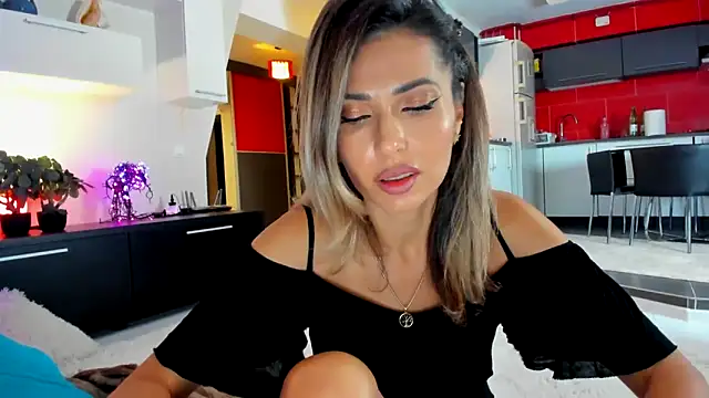 Snapshot of MissSmiley26 chatting on 02-06-25, 10:32 MissSmiley26 online show from 02-06-25, 10:32