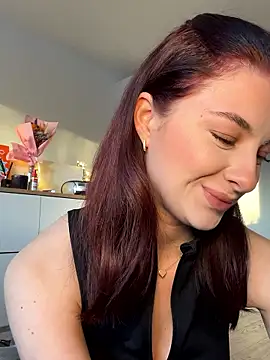 Mia-Minou online show from 01-11-26, 02:22