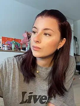 Mia-Minou online show from 01-13-26, 01:05