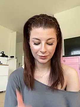 Mia-Minou online show from 04-02-26, 12:14