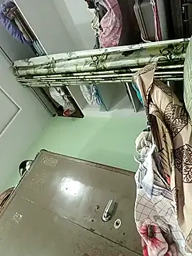 Snapshot of PVNRAO0831 chatting on 10-29-25, 05:47 PVNRAO0831 online show from 10-29-25, 05:47