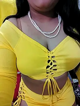 Snapshot of SHUBHI880 chatting on 02-14-25, 06:08 SHUBHI880 online show from 02-14-25, 06:08