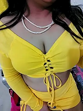 Snapshot of SHUBHI880 chatting on 02-14-25, 09:10 SHUBHI880 online show from 02-14-25, 09:10