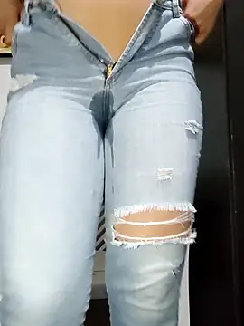 Snapshot of dulccemaria24 chatting on 03-13-25, 06:34 dulccemaria24 online show from 03-13-25, 06:34