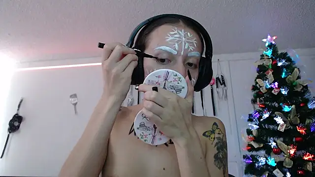 Snapshot of Eloise-brown chatting on 12-08-24, 09:19 Eloise-brown online show from 12-08-24, 09:19