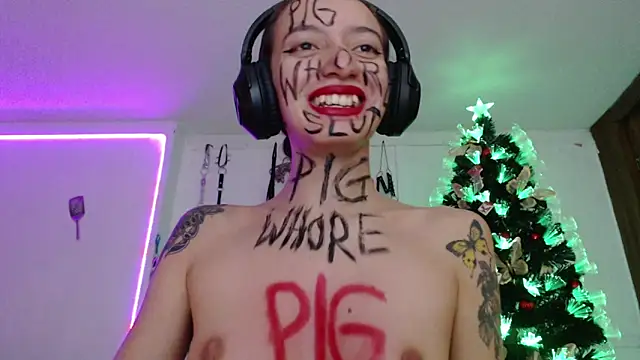 Snapshot of Eloise-brown chatting on 12-09-24, 11:56 Eloise-brown online show from 12-09-24, 11:56