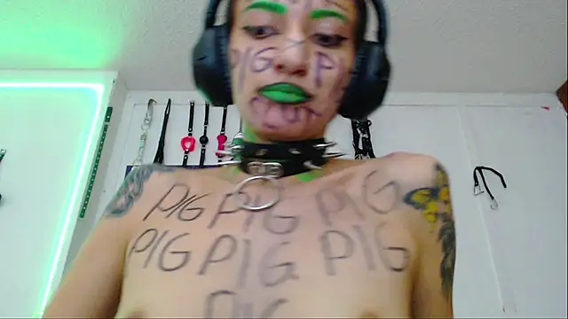 Eloise-brown online show from 02-06-25, 10:32