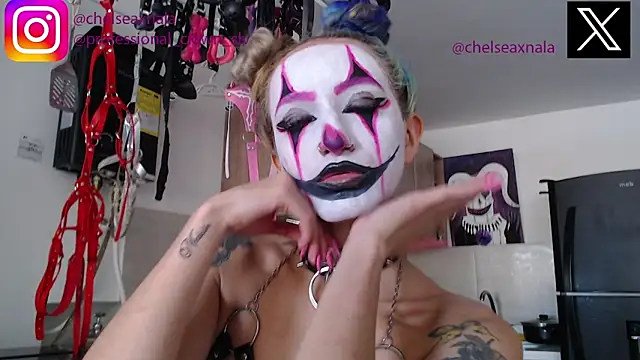 Snapshot of Eloise-brown chatting on 09-20-25, 07:15 Eloise-brown online show from 09-20-25, 07:15