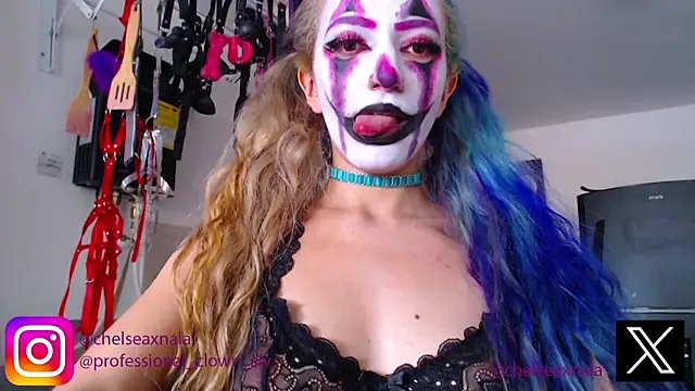 Snapshot of Eloise-brown chatting on 09-26-25, 06:34 Eloise-brown online show from 09-26-25, 06:34