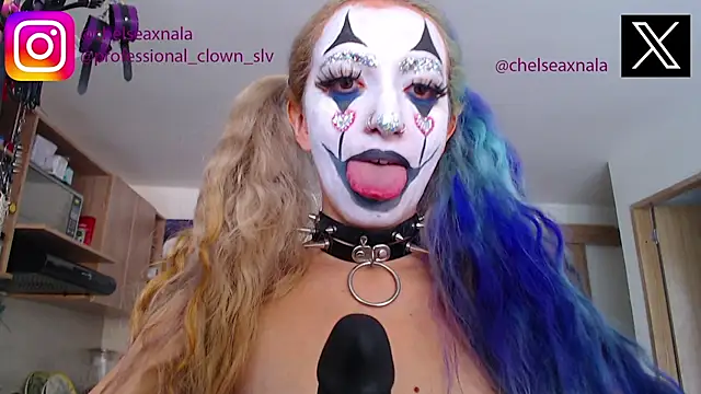 Snapshot of Eloise-brown chatting on 09-30-25, 06:46 Eloise-brown online show from 09-30-25, 06:46