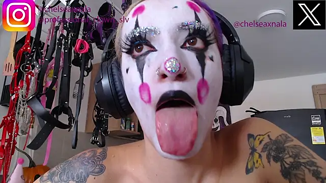 Snapshot of Eloise-brown chatting on 10-13-25, 06:41 Eloise-brown online show from 10-13-25, 06:41