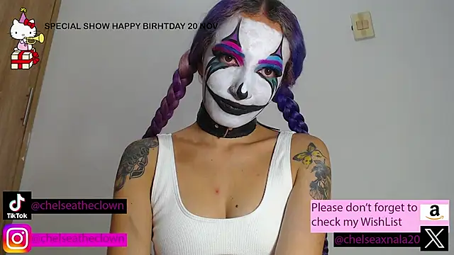 Snapshot of Eloise-brown chatting on 11-12-25, 06:19 Eloise-brown online show from 11-12-25, 06:19