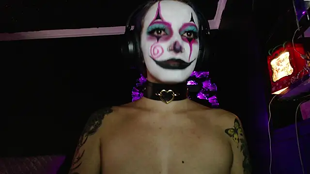 Snapshot of Eloise-brown chatting on 12-04-25, 07:44 Eloise-brown online show from 12-04-25, 07:44